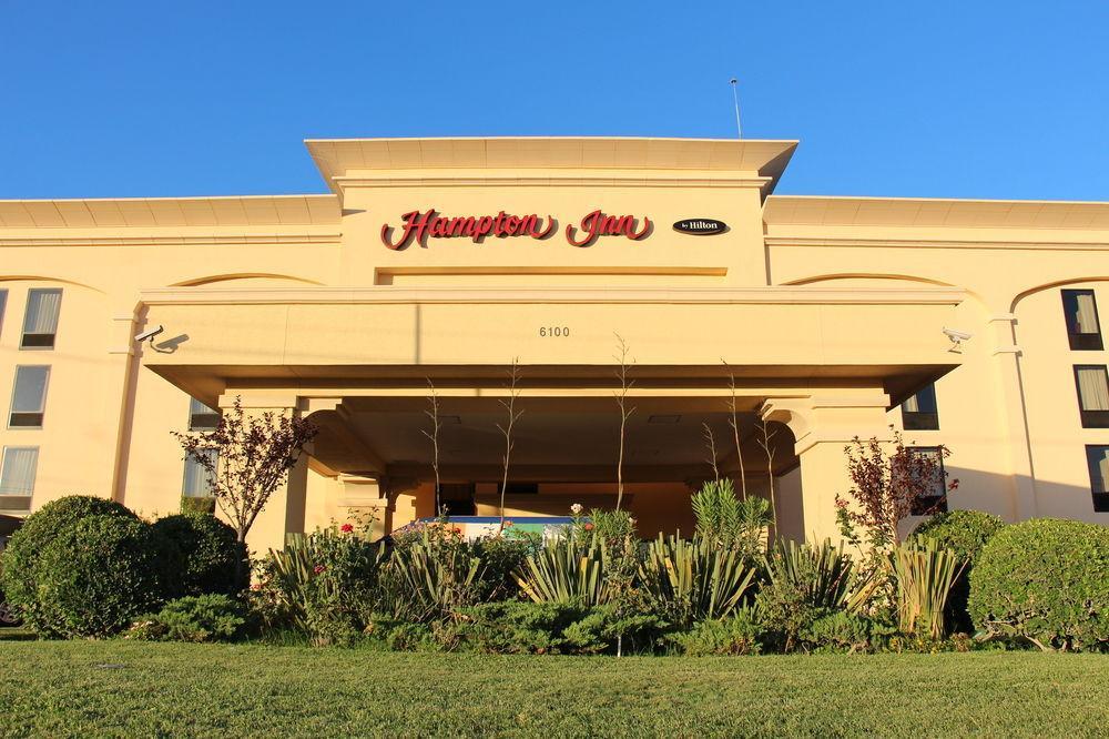 Hampton By Hilton Chihuahua Hotell Exteriör bild